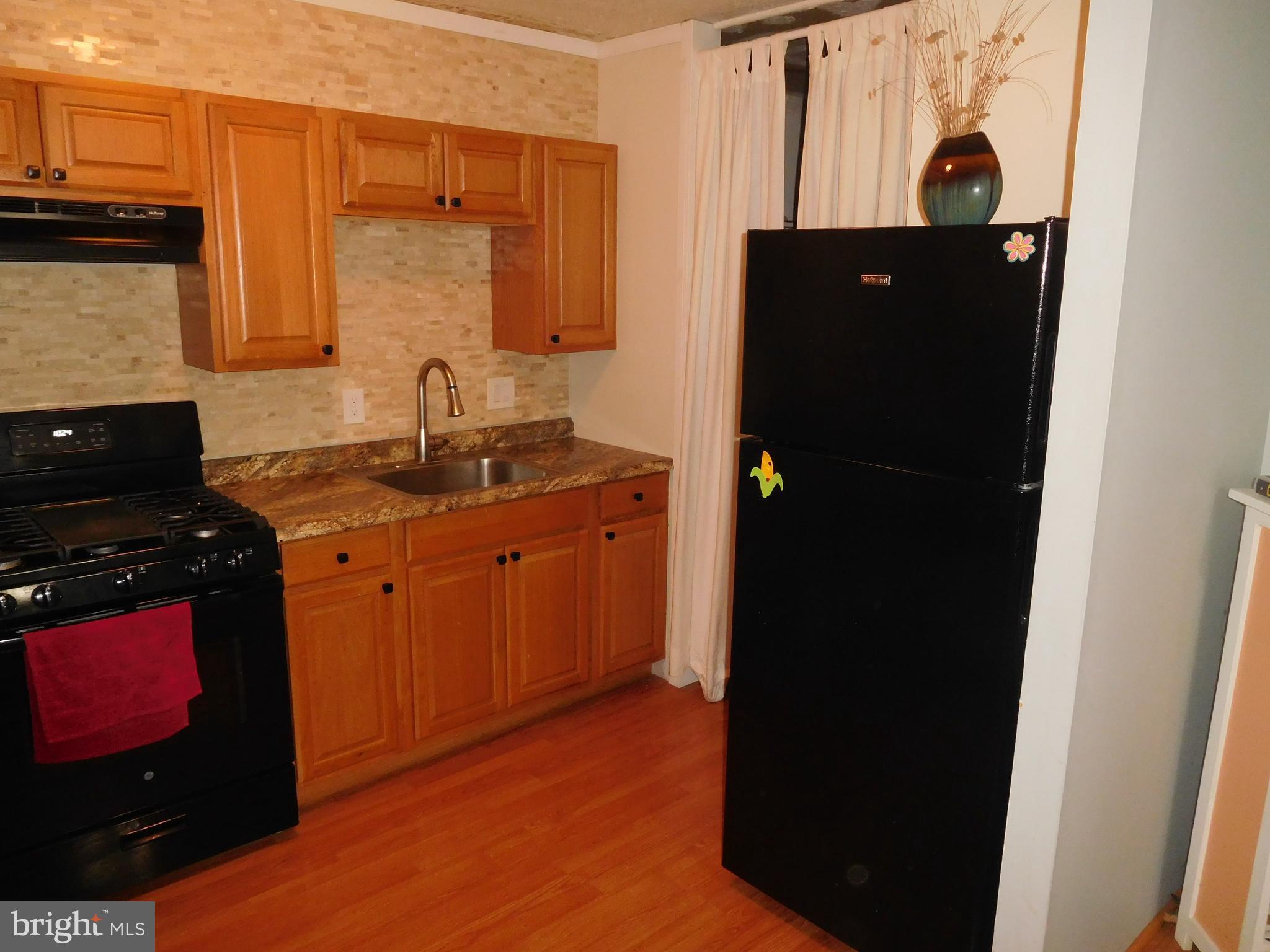 12156 Rambler Road Philadelphia, PA 19154 - Photo 12 of 26 Kitchen