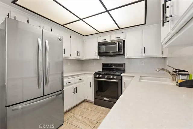 $678,000 | 235 East Foothill Boulevard, Unit B, Monrovia, CA 91016