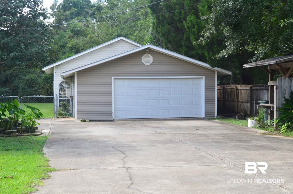 911 North Alston Street Foley, AL 36535 - Photo 2 of 45