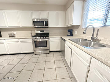 1111 East Turney Avenue, Unit 25 Phoenix, AZ 85014 - Photo 9 of 20 kitchen4