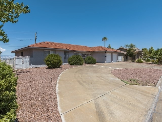 538 East Fairway Road Henderson, NV 89015 - Photo 2 of 25 Gallery Image 2