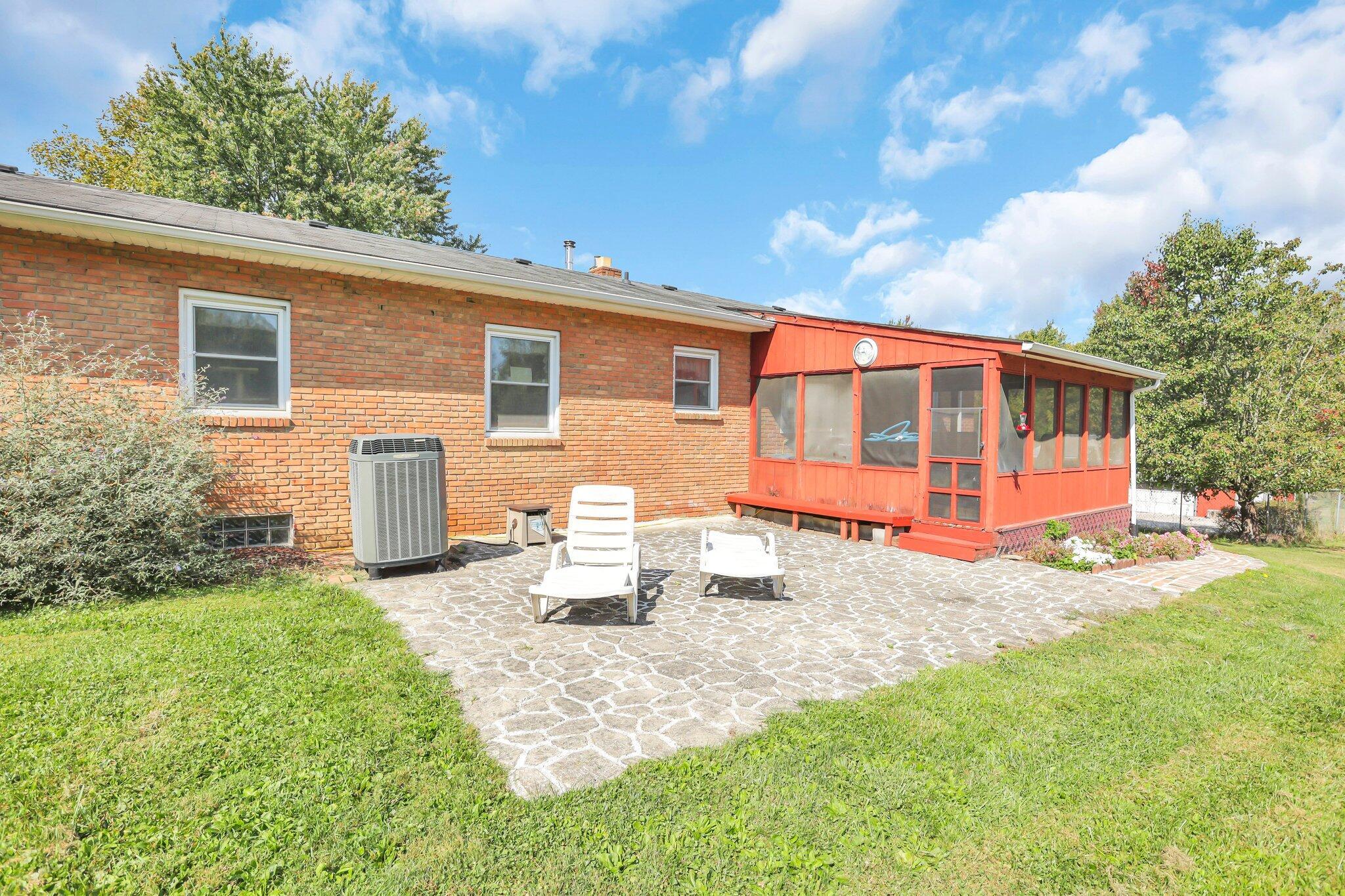2418 Burnside Road Northwest Pataskala, OH 43062 - Photo 54 of 85 25-web-or-mls-0D3A8504