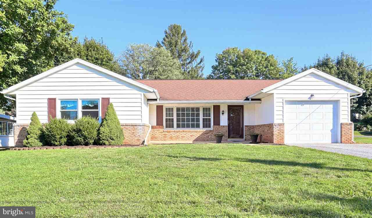 1835 Marigold Road York, PA 17408 - Photo 1 of 33