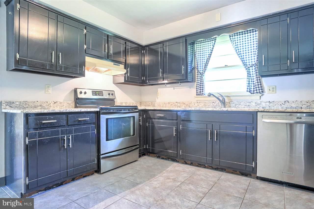 1835 Marigold Road York, PA 17408 - Photo 14 of 33