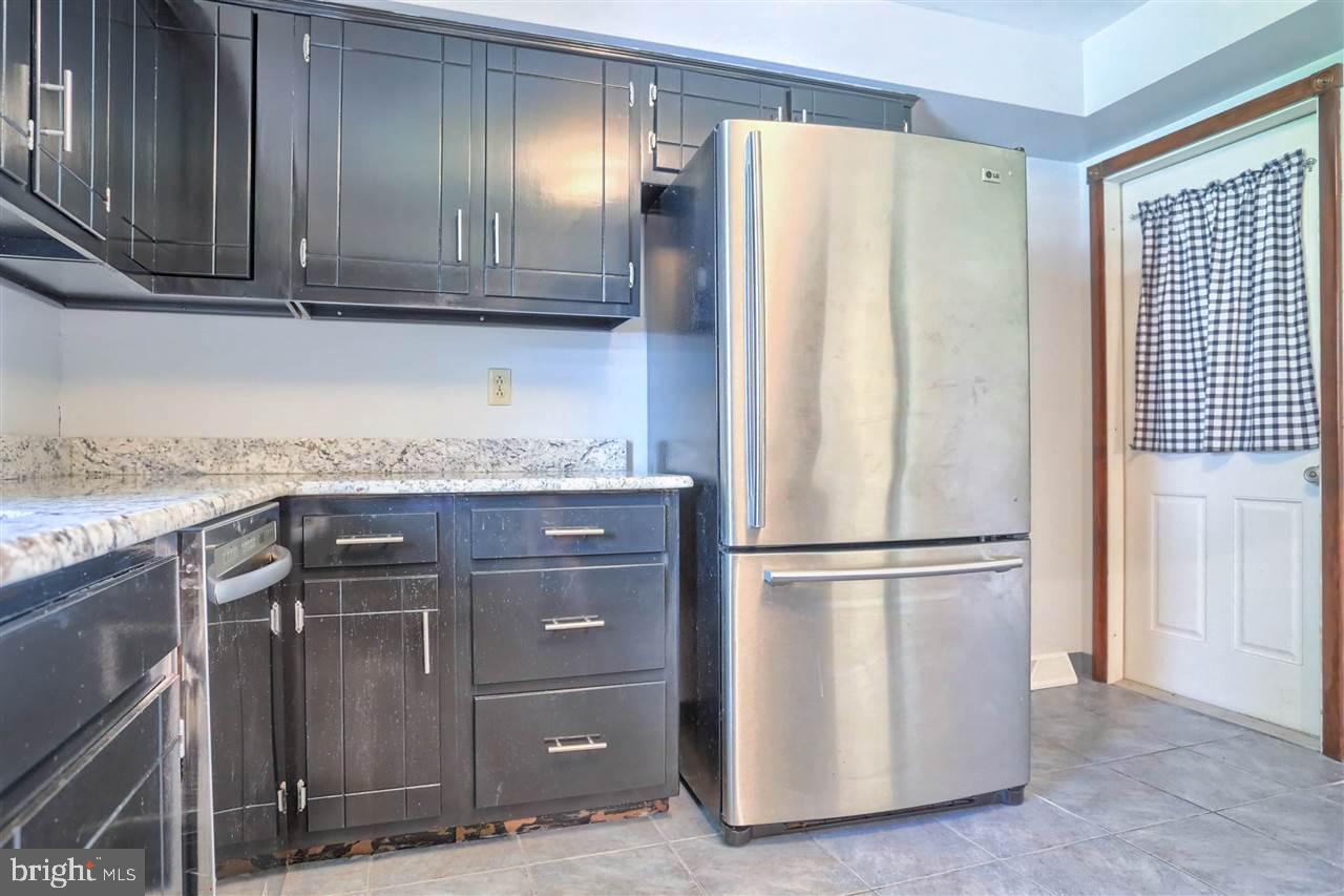 1835 Marigold Road York, PA 17408 - Photo 16 of 33
