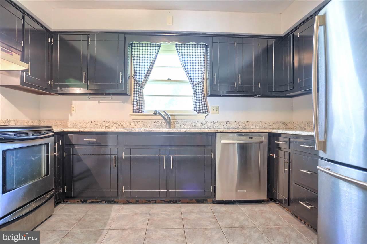 1835 Marigold Road York, PA 17408 - Photo 17 of 33