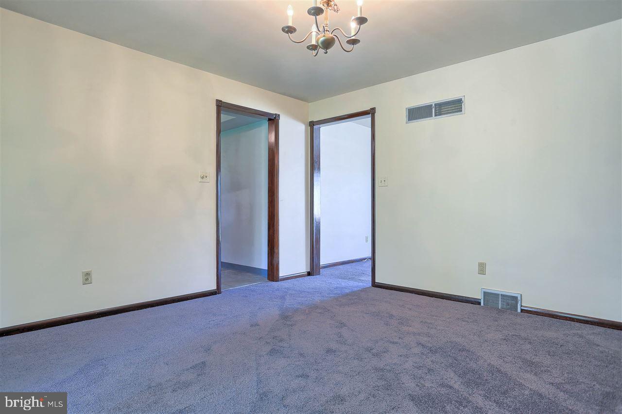 1835 Marigold Road York, PA 17408 - Photo 9 of 33