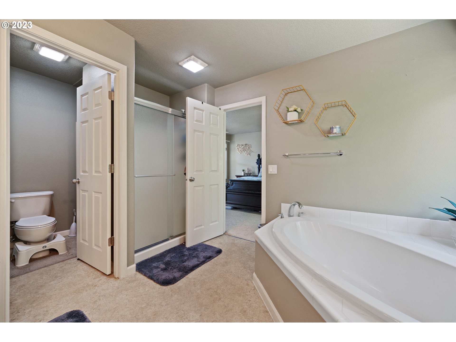 5653 Southwest Lee Street Tualatin, OR 97062 - Photo 27 of 42
