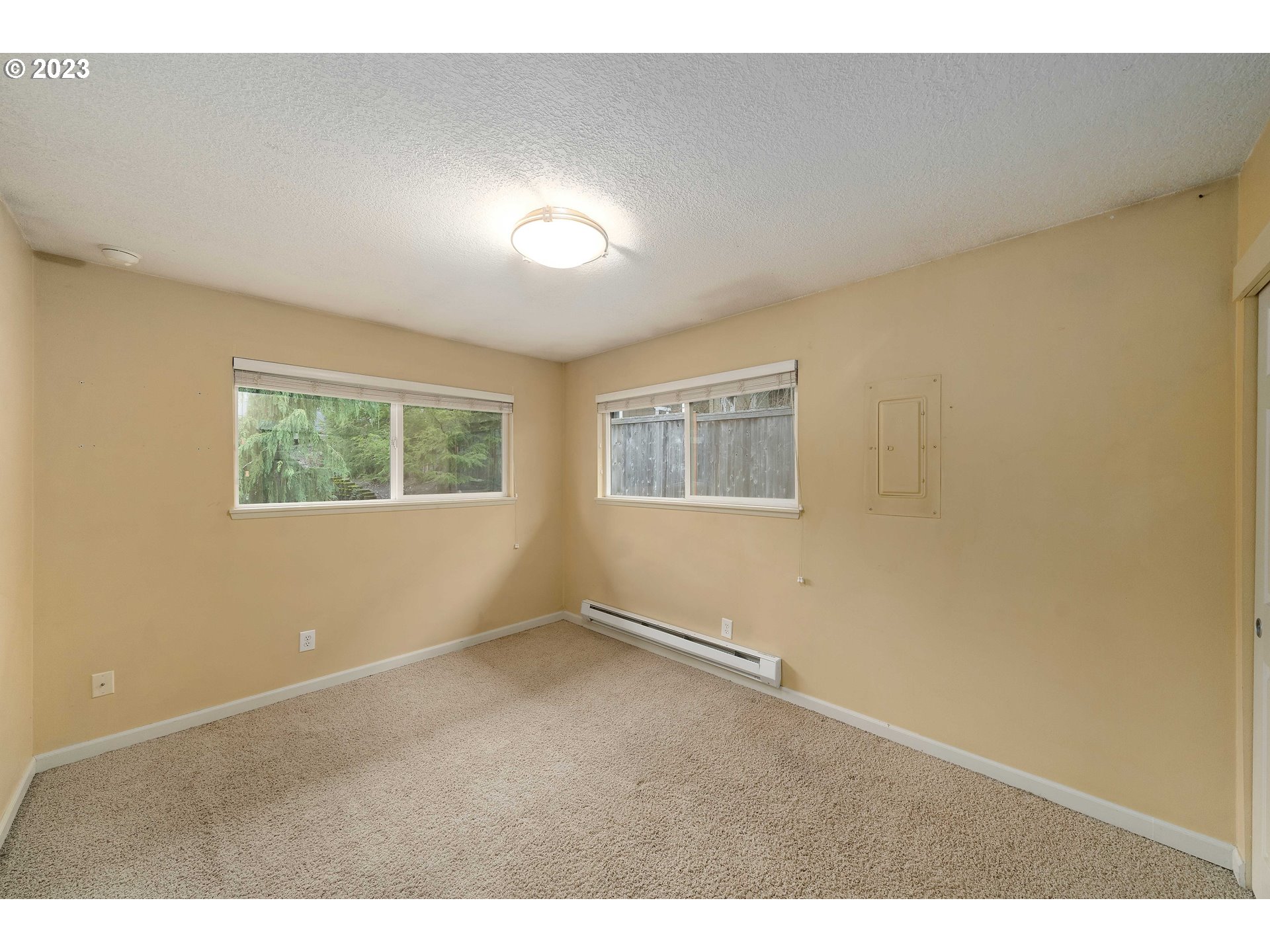 2527 Southwest Spring Garden Street, Unit 2 Portland, OR 97219 - Photo 16 of 25 Gallery Image 16