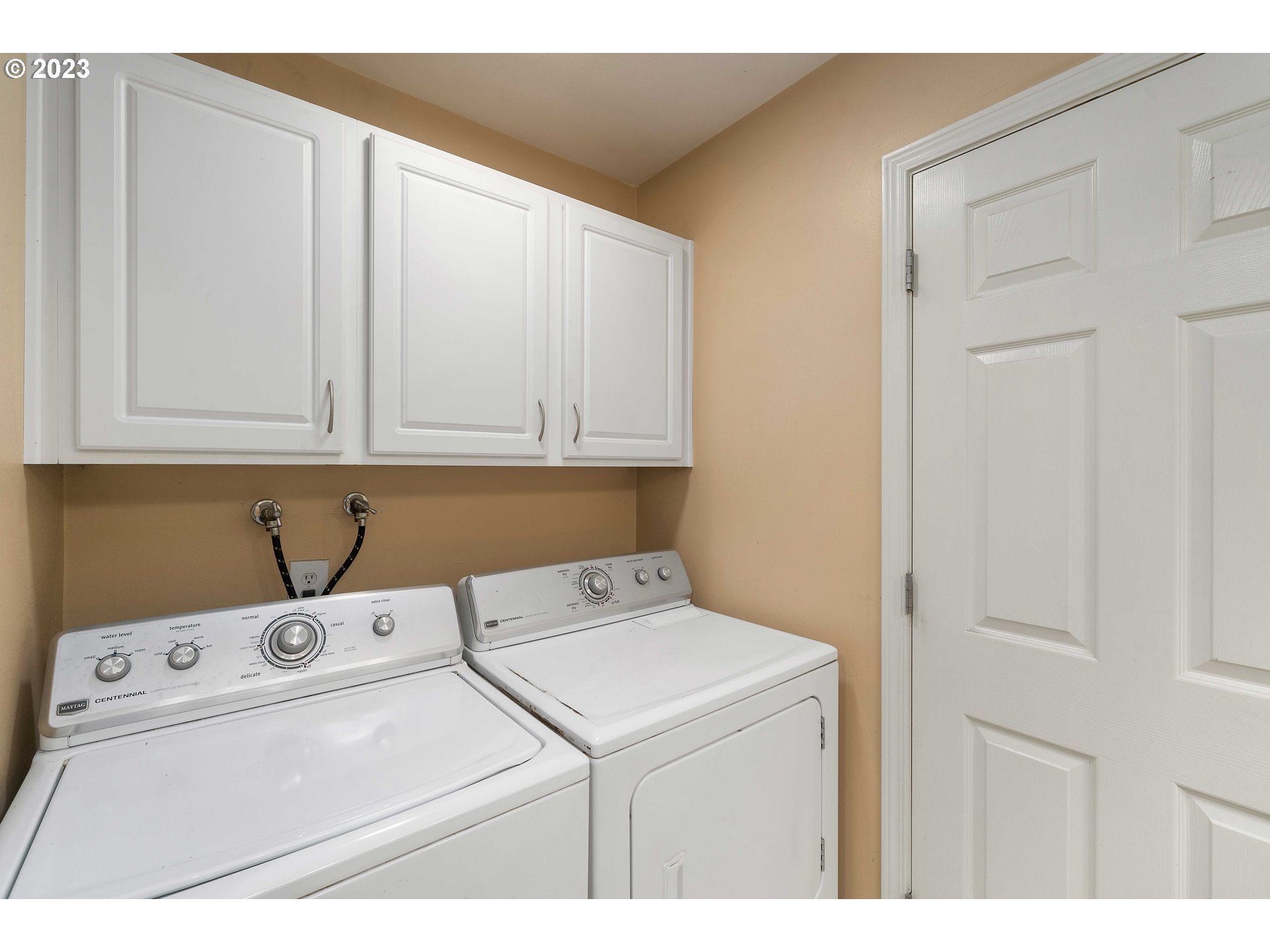2527 Southwest Spring Garden Street, Unit 2 Portland, OR 97219 - Photo 19 of 25 Gallery Image 19