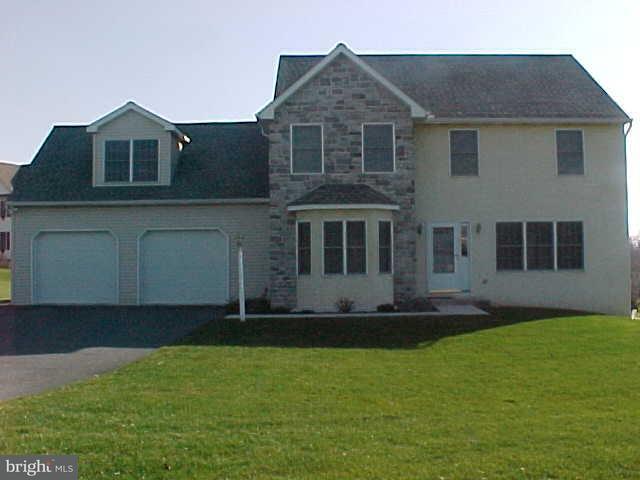 24 Royal Drive Lititz, PA 17543 - Photo 1 of 3