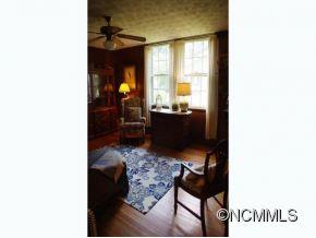 19 Sayles Road Asheville, NC 28803 - Photo 8 of 16 Gallery Image 8