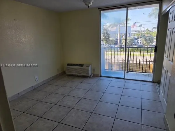 $2,350 | 16450 Northwest 2nd Avenue, Unit 215, Miami, FL 33169