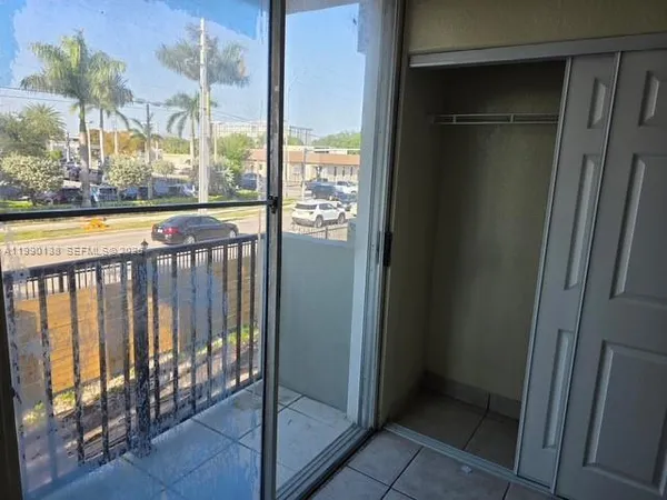 $2,350 | 16450 Northwest 2nd Avenue, Unit 215, Miami, FL 33169