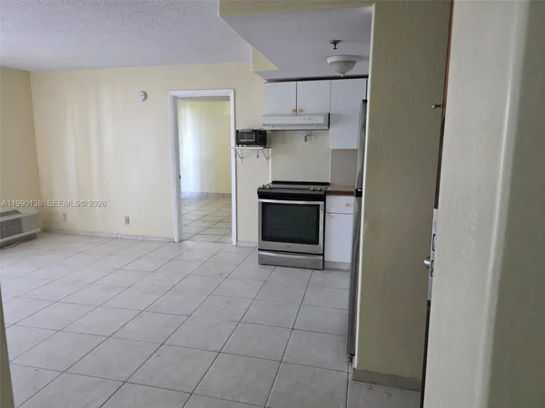 $2,350 | 16450 Northwest 2nd Avenue, Unit 215, Miami, FL 33169