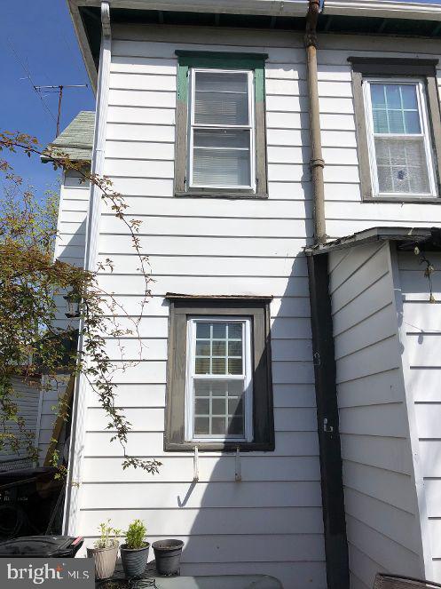 8 Spring Garden Street Riverside, NJ 08075 - Photo 5 of 5 Back