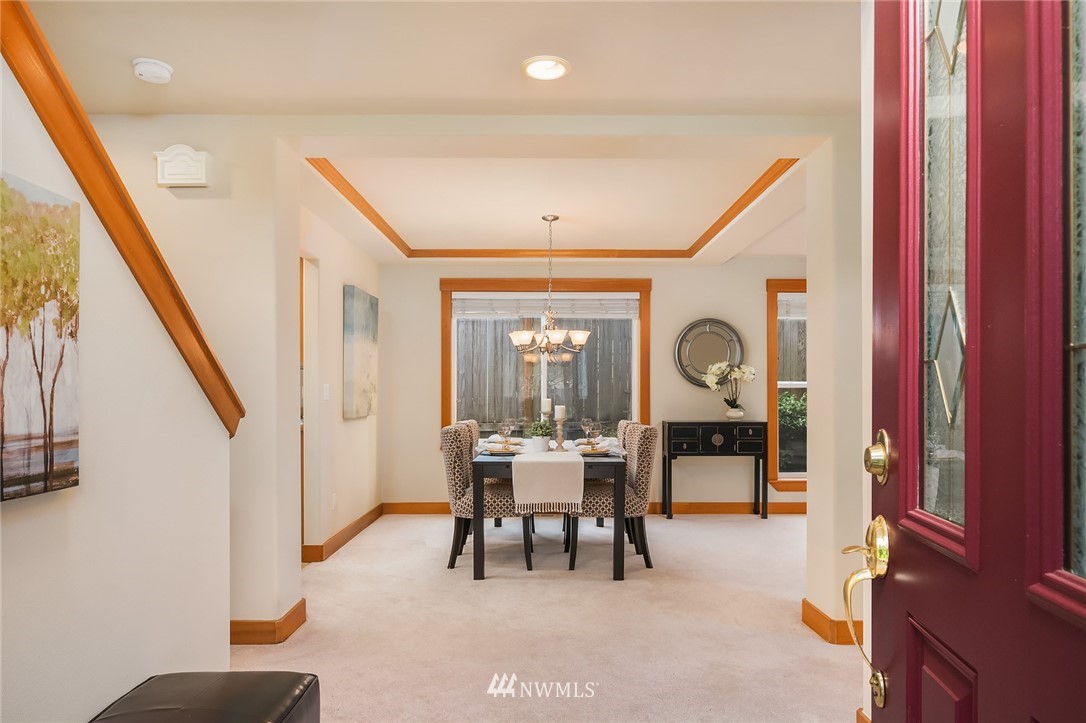 9016 240th Street Southwest Edmonds, WA 98026 - Photo 2 of 25 Gallery Image 2