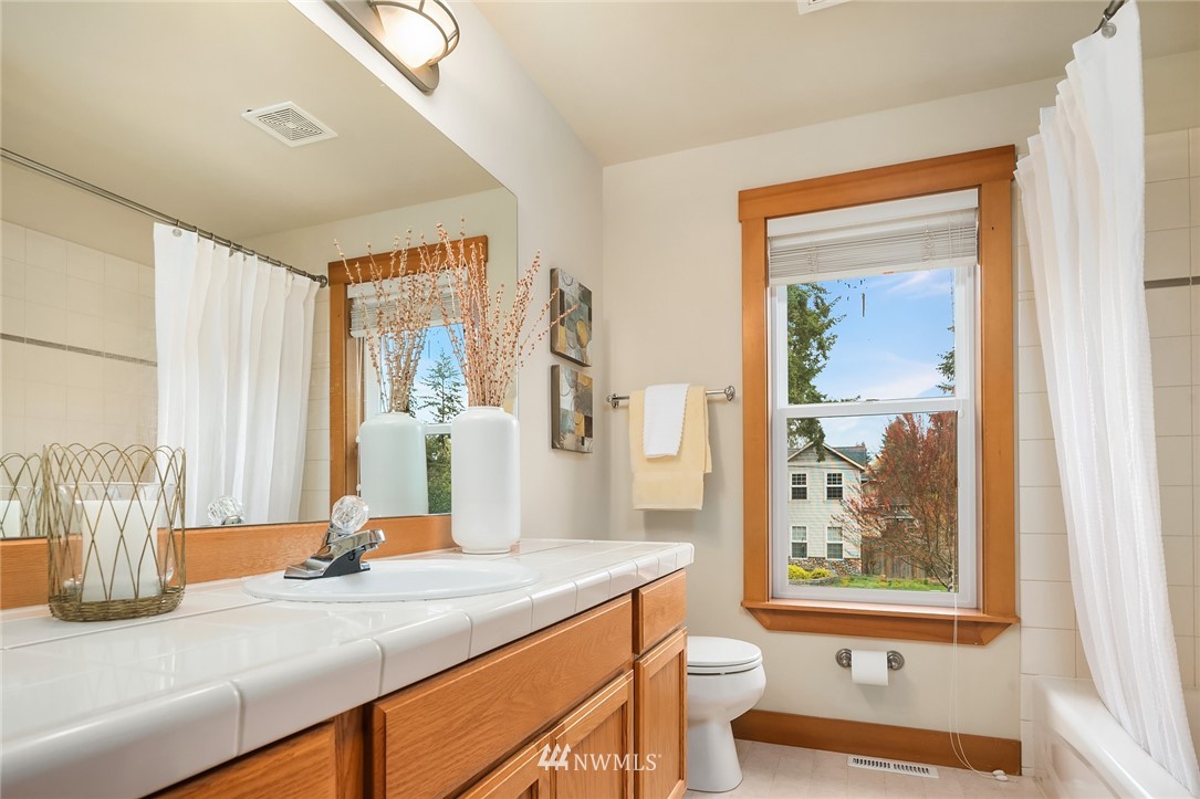 9016 240th Street Southwest Edmonds, WA 98026 - Photo 21 of 25 Gallery Image 21