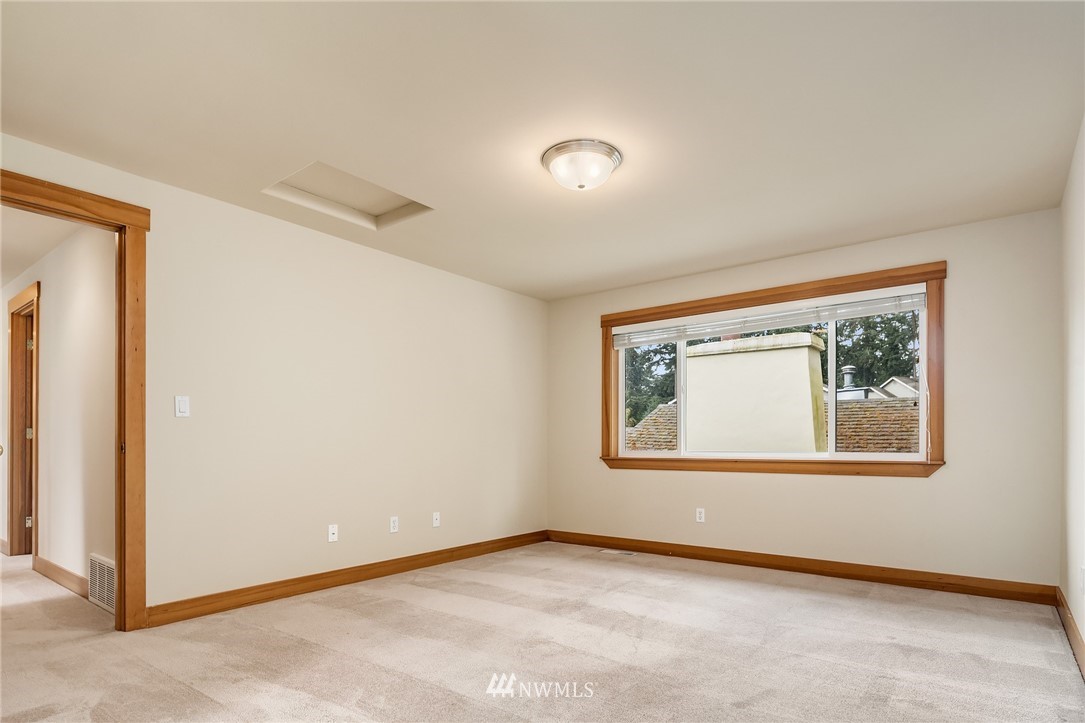 9016 240th Street Southwest Edmonds, WA 98026 - Photo 22 of 25 Gallery Image 22