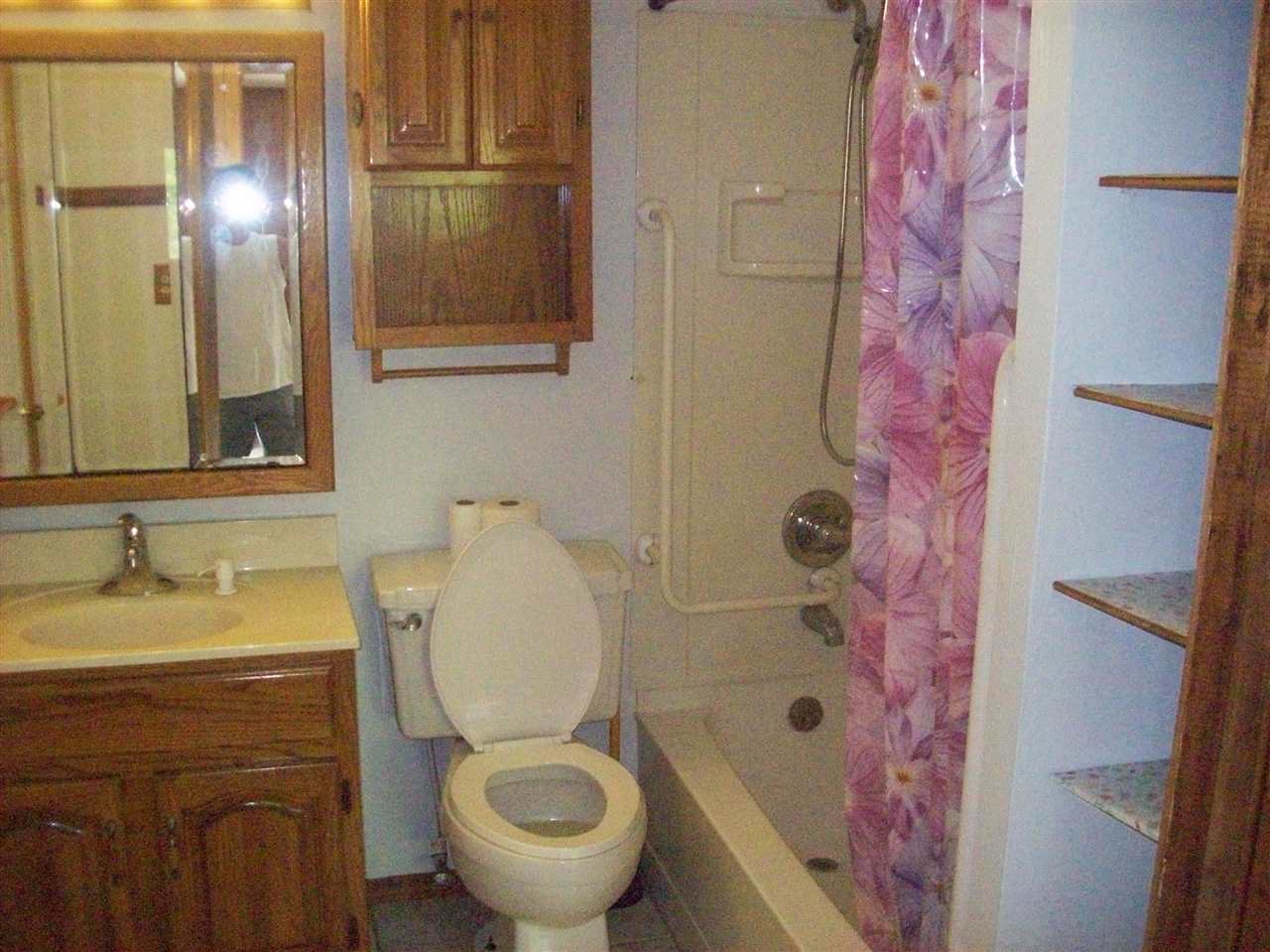 6033 Hopkins Road Flint, MI 48506 - Photo 17 of 29 50044067-17.JPG