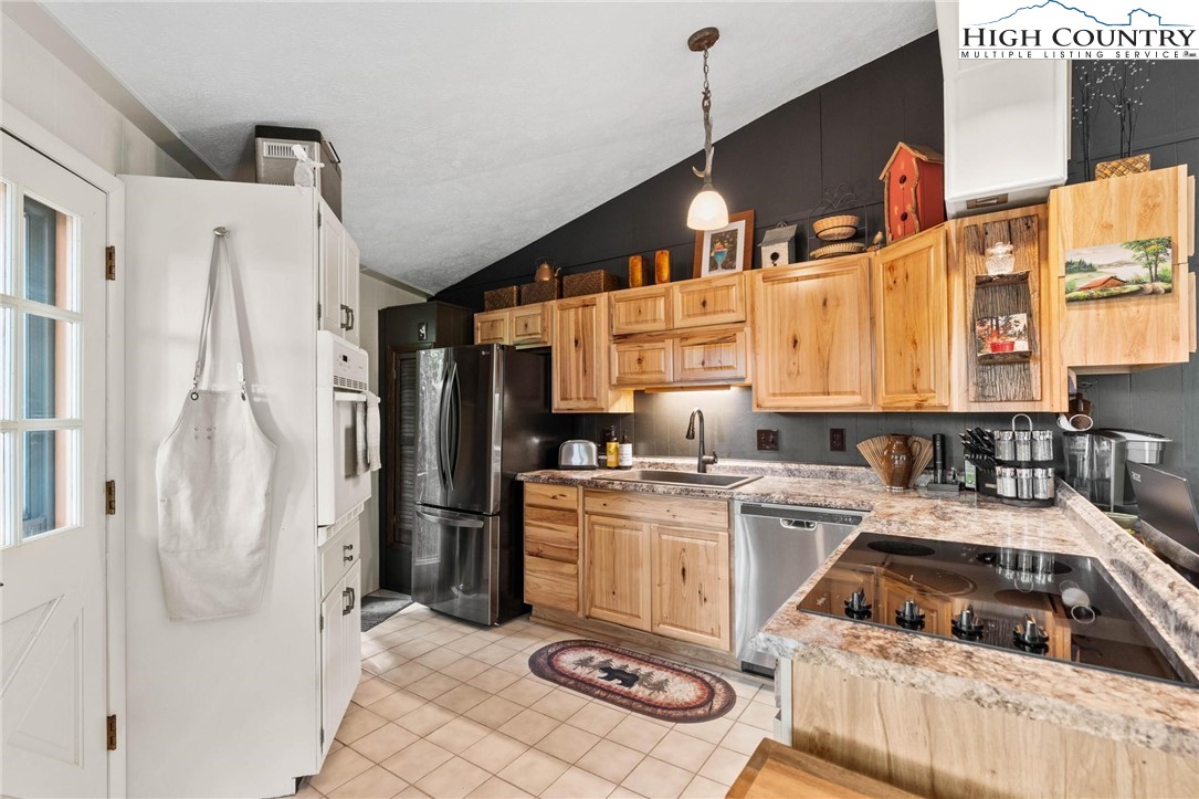 165 Fox Run Road Sugar Mountain, NC 28604 - Photo 8 of 41 Gallery Image 8