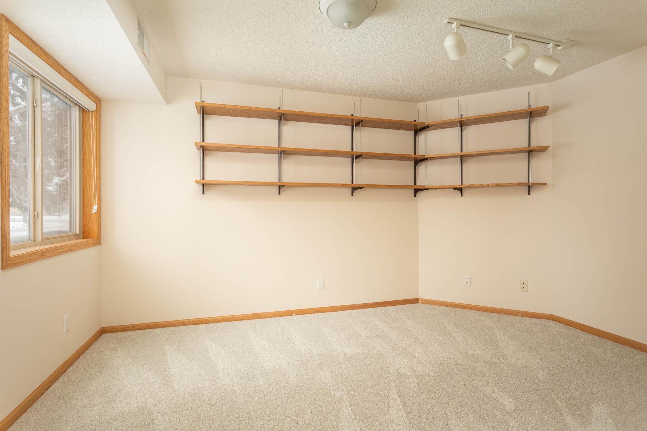 912 Hawthorne Street, Unit 105 Alexandria, MN 56308 - Photo 15 of 28