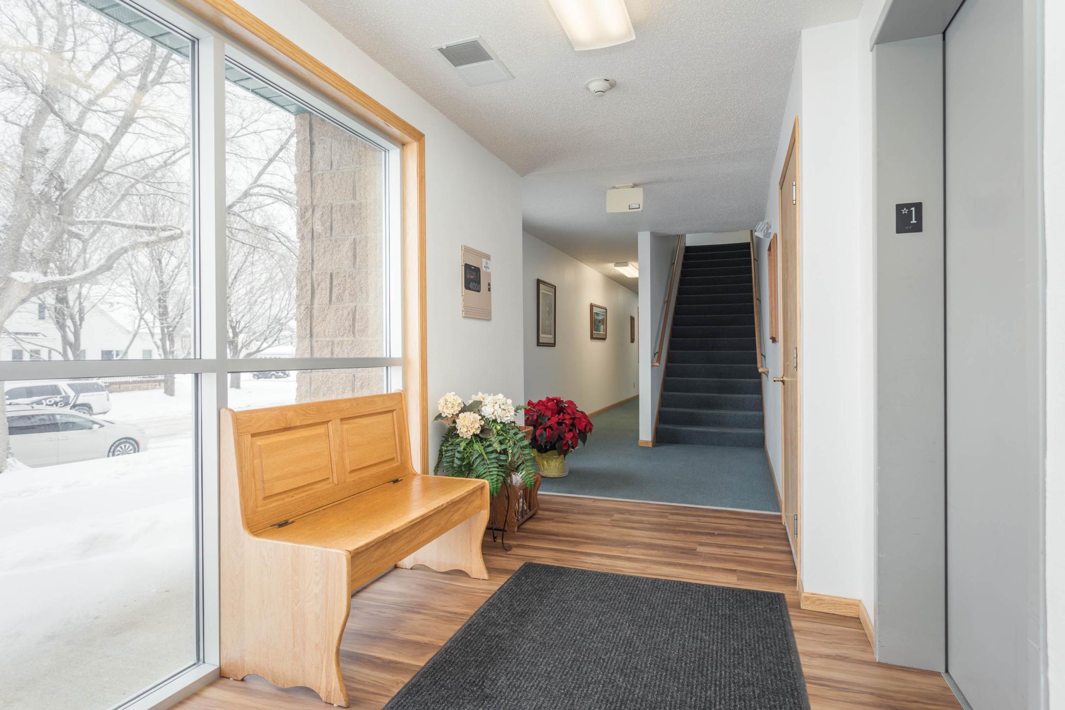 912 Hawthorne Street, Unit 105 Alexandria, MN 56308 - Photo 27 of 28