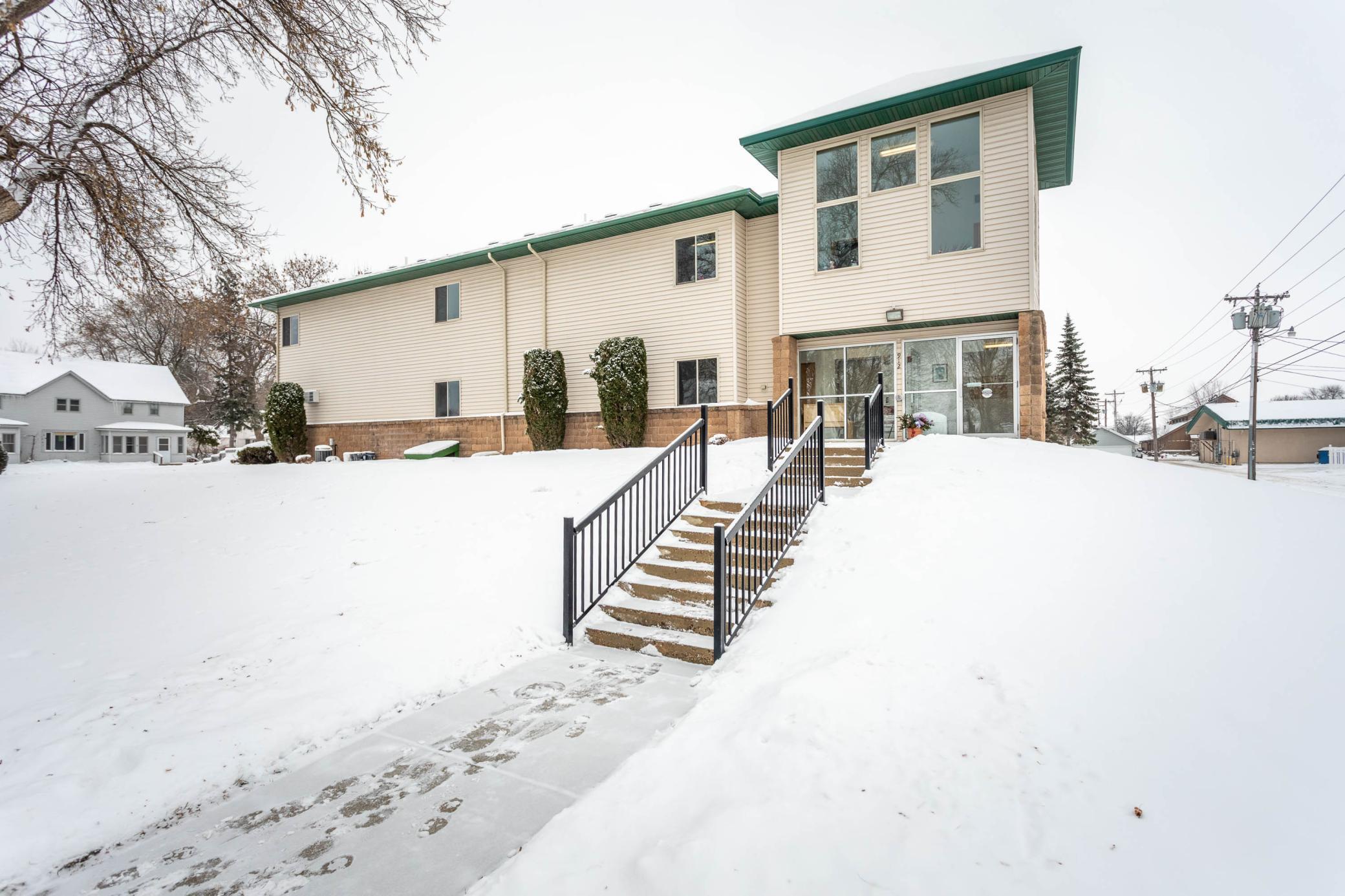 912 Hawthorne Street, Unit 105 Alexandria, MN 56308 - Photo 8 of 28