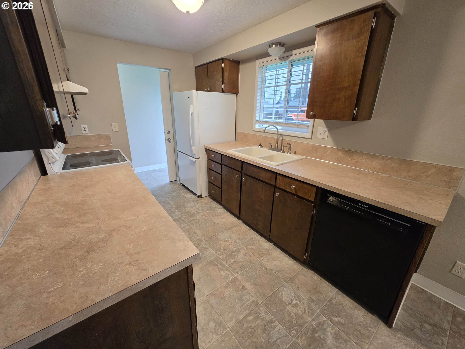 3293 Olive Way Longview, WA 98632 - Photo 12 of 30