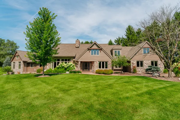 $2,349,000 | S38W33768 County Road D, Genesee, WI 53118