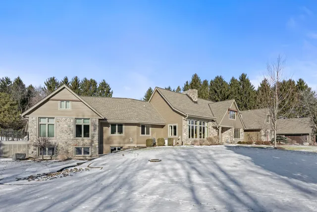 $2,349,000 | S38-w33768 County Rd D Road, Dousman, WI 53118