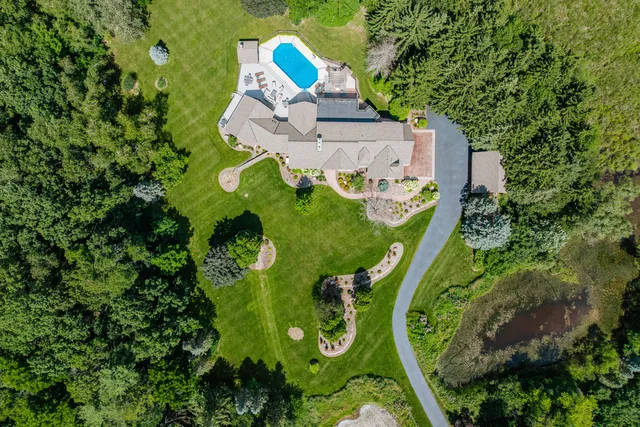 $2,349,000 | S38-w33768 County Rd D Road, Dousman, WI 53118