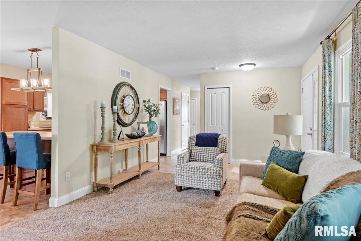 1907 Halifax Drive Springfield, IL 62703 - Photo 8 of 45 Gallery Image 8