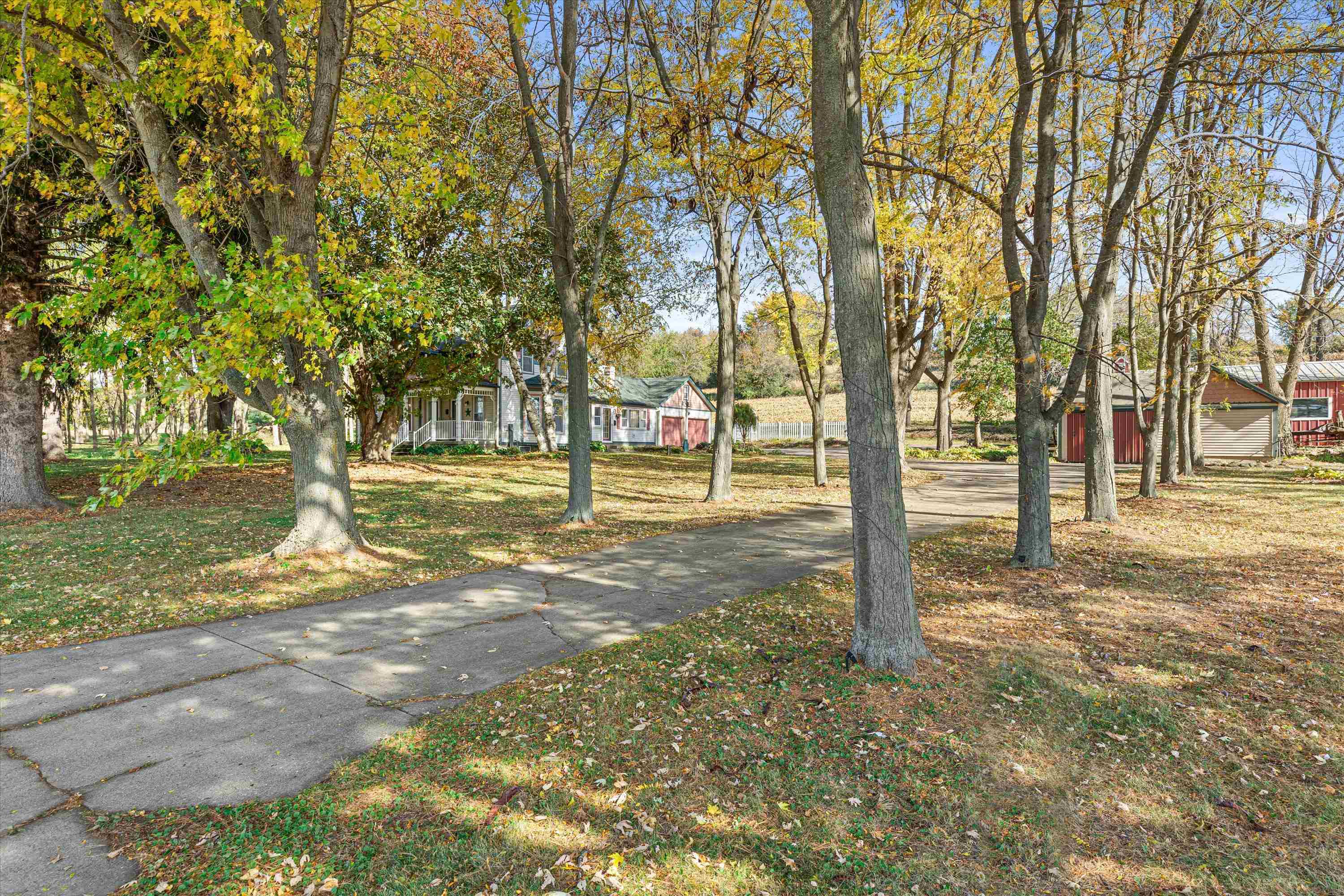 5724 North Helenville Road Helenville, WI 53137 - Photo 3 of 61