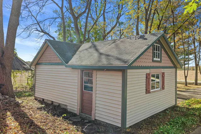 $550,000 | 5724 North Helenville Road, Helenville, WI 53137