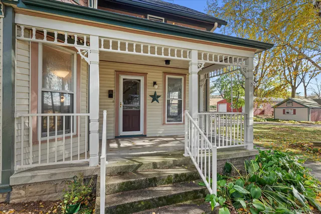 $550,000 | 5724 North Helenville Road, Helenville, WI 53137