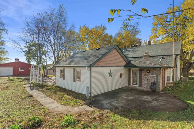 $550,000 | 5724 North Helenville Road, Helenville, WI 53137