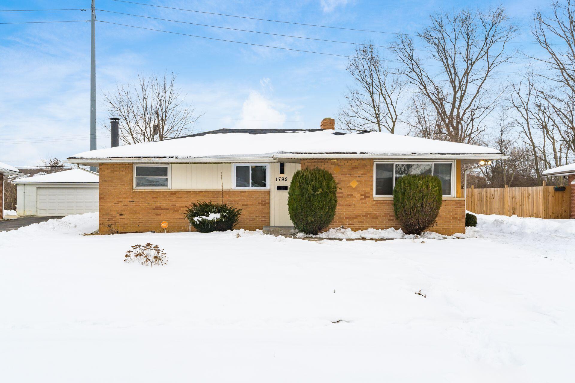 001_ - 1792 Bostwick Rd - 001