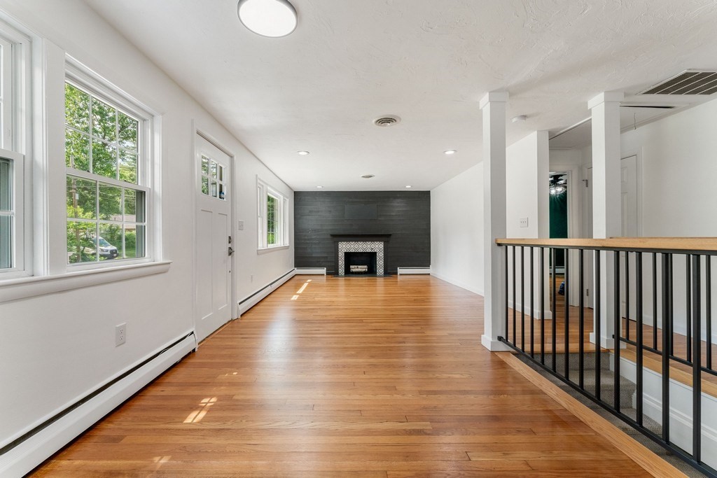 8 Fairbrook Road Framingham, MA 01701 - Photo 11 of 42