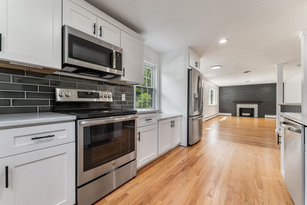 8 Fairbrook Road Framingham, MA 01701 - Photo 10 of 42