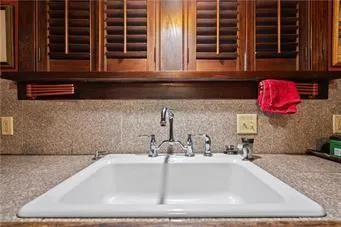 $249,900 | 702 South Spruce Street, Coffeyville, KS 67337