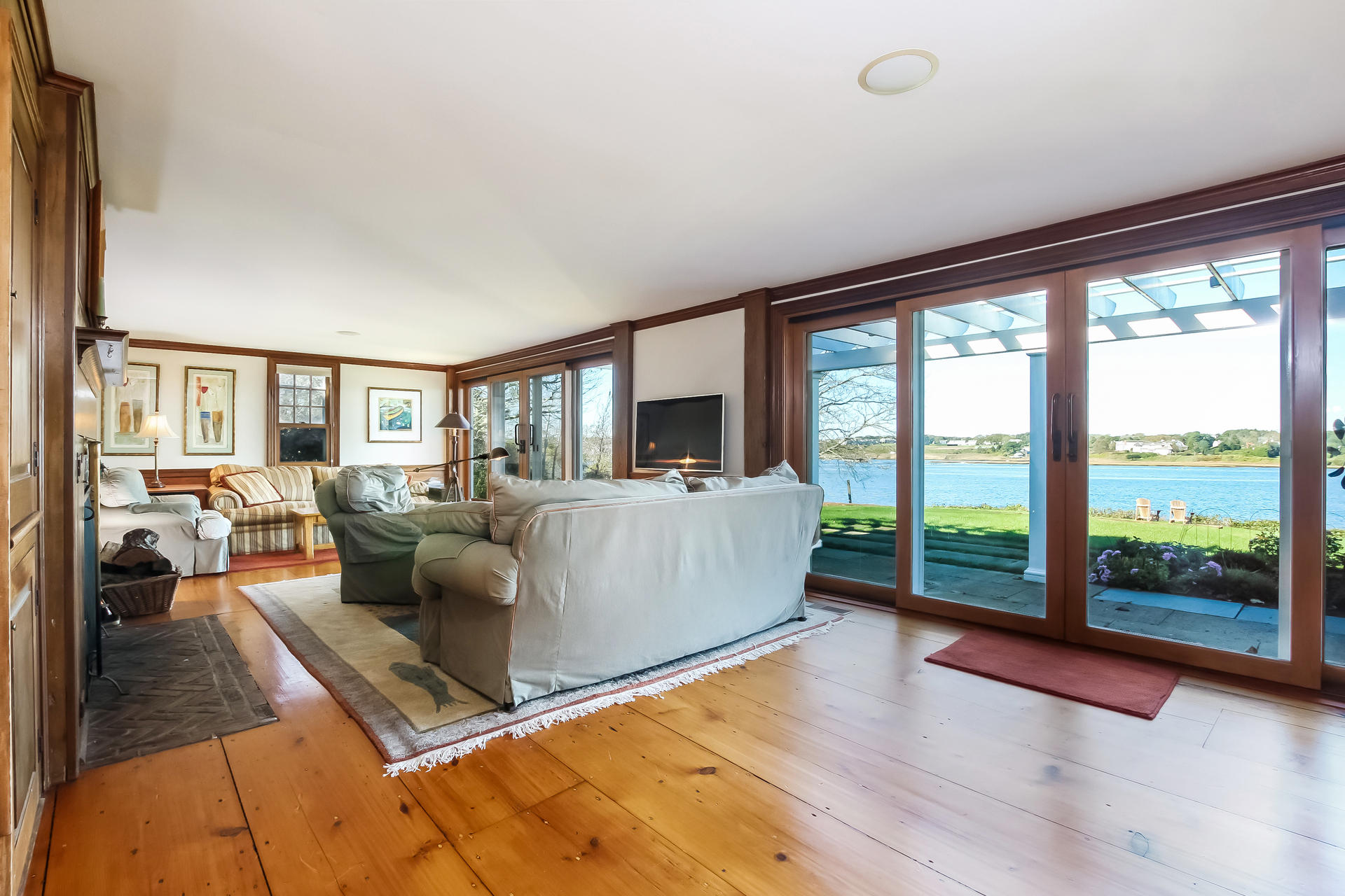 230 Cedar Street Chatham, MA 02633 - Photo 20 of 38 016-Family_Room-4990185-medium