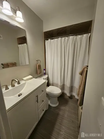 $3,195 | 74 Coley Street, Woodbridge, NJ 07095