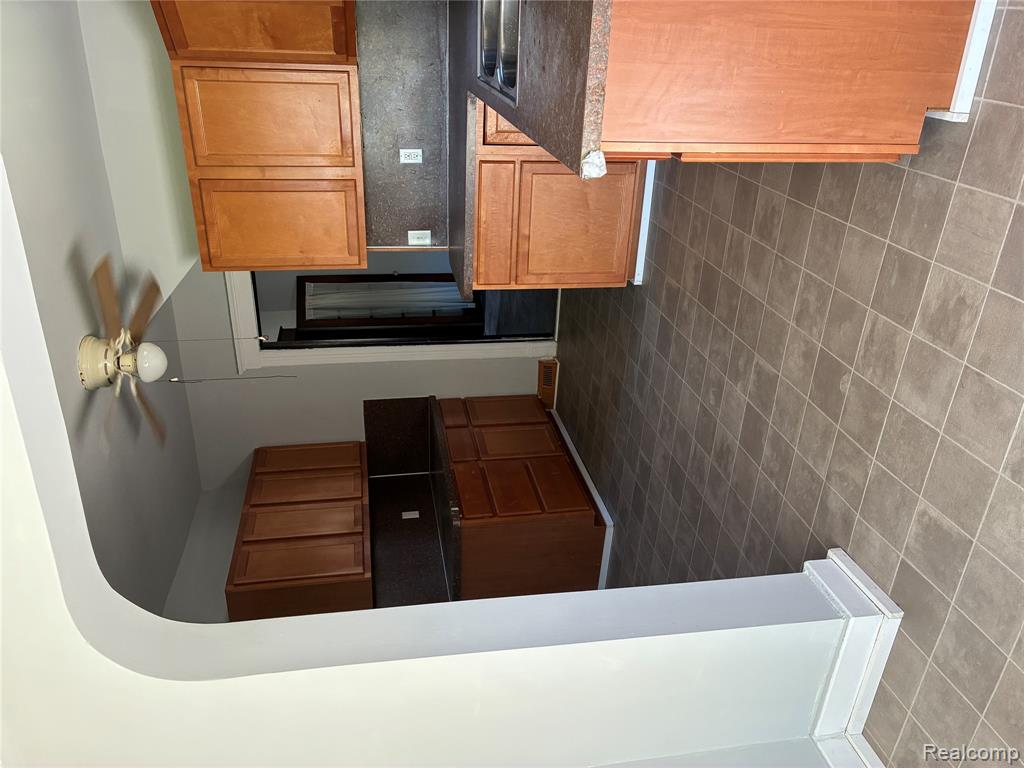 1214 Root Street Flint, MI 48503 - Photo 3 of 34