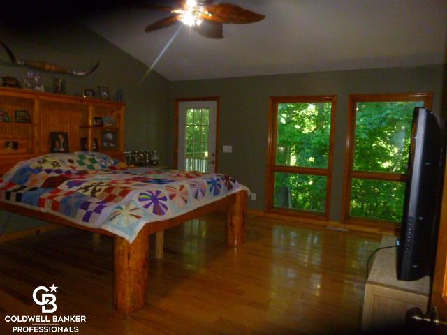 10033 O'connor Road Avoca, MI 48006 - Photo 21 of 46 master bathroom and walkin closet