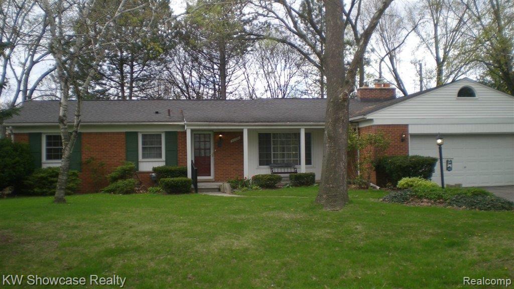 32370 Hearthstone Road Farmington, MI 48334 - Photo 1 of 14 Great Landscaped Yard