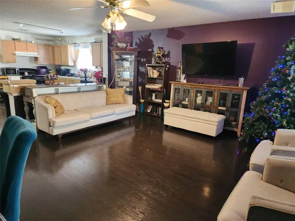 $249,000 | 7818 Jubilant Drive, Dallas, TX 75237