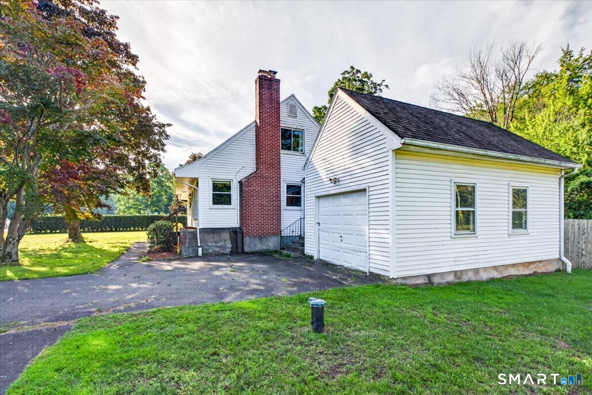 121 Hartford Road Simsbury, CT 06070 - Photo 29 of 31 Gallery Image 29