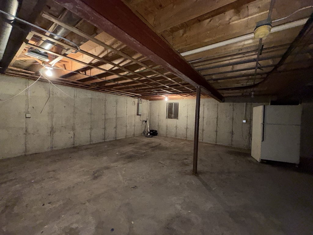 3312 192nd Place Lansing, IL 60438 - Photo 14 of 18 a view of empty room