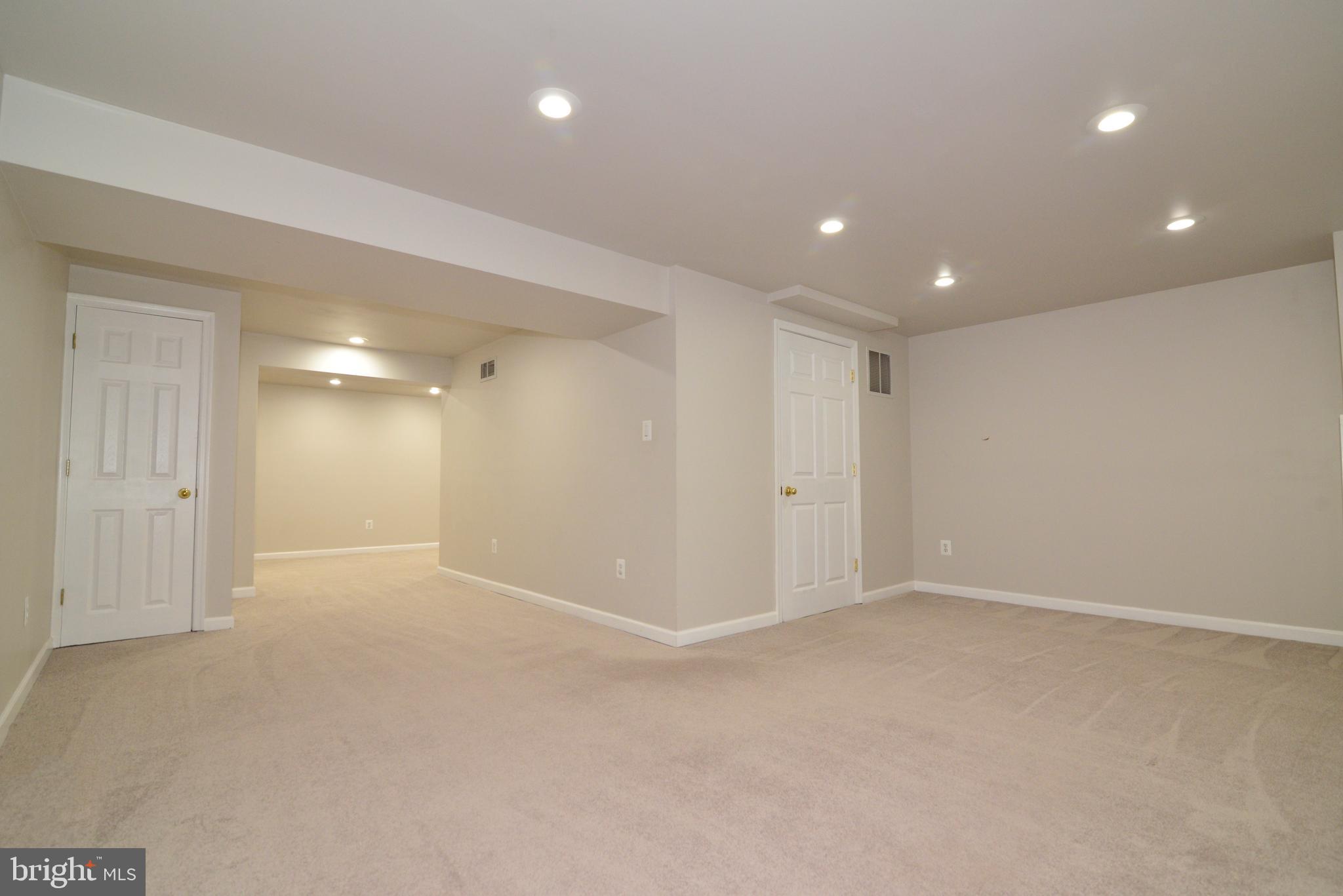 11882 St Trinians Court Reston, VA 20191 - Photo 33 of 35 There is also a closet and the utility/laundry rm.